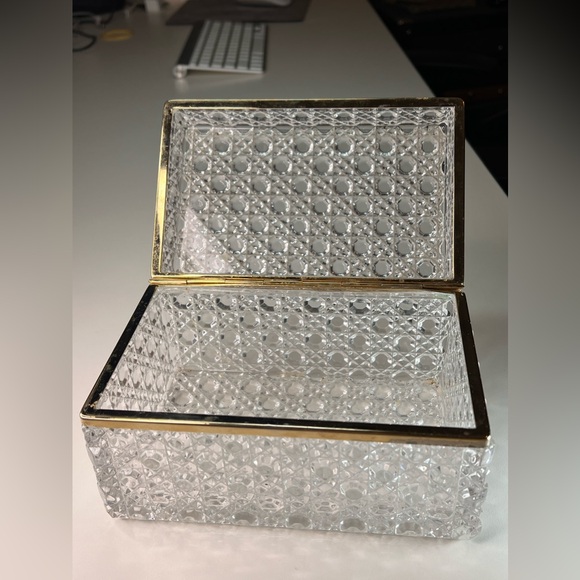 Vintage Mid 20th Century Large Diamond Cut Crystal Hinged Box. - Picture 11 of 11